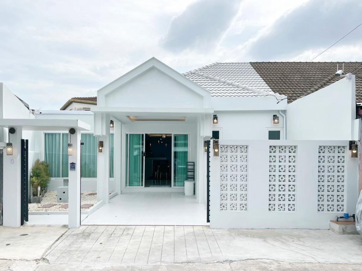 Villa Modern Luxury House In Phuket Town Ban Na Khua Exterior foto