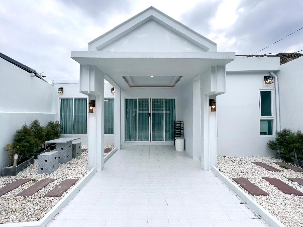 Villa Modern Luxury House In Phuket Town Ban Na Khua Exterior foto